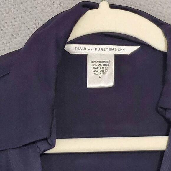 DIANE VON FURSTENBERG Women's Navy Blue Skylar Wrap Silk Blend Romper 6 - Picture 3 of 7